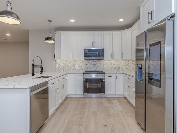 3rd image of 382 Main Street #101