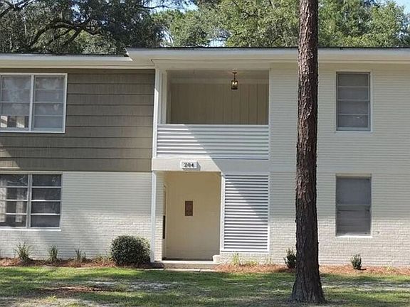2nd image of 204 Brookwood Pl #B