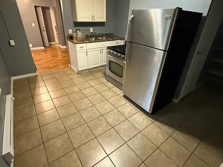 485 Belvidere St E #2 — Photo 2