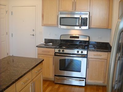 5th image of 1134 W Granville Ave #1115