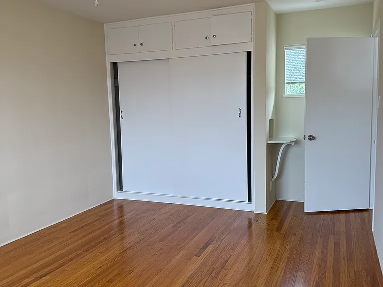 100 Mira Mar Ave — Photo 4