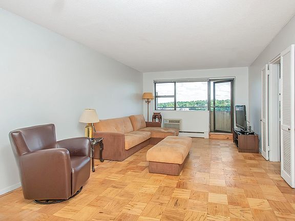 3rd image of 1523 Central Park Ave APT 19G