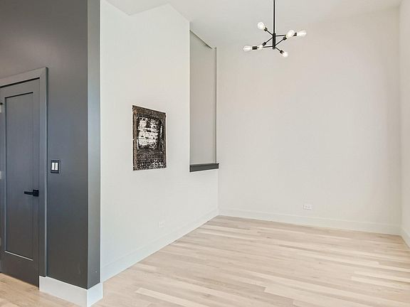 4th image of 6435 S Maryland Ave #3