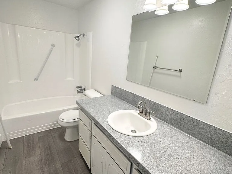 144 Smith Ave #13 — Photo 10