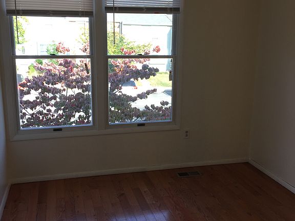 Upper Level Bedroom #1