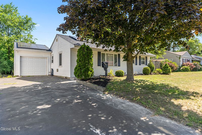 2nd image of 18 Loralee Drive