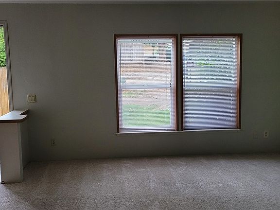 2nd image of 2404 94th Ave E