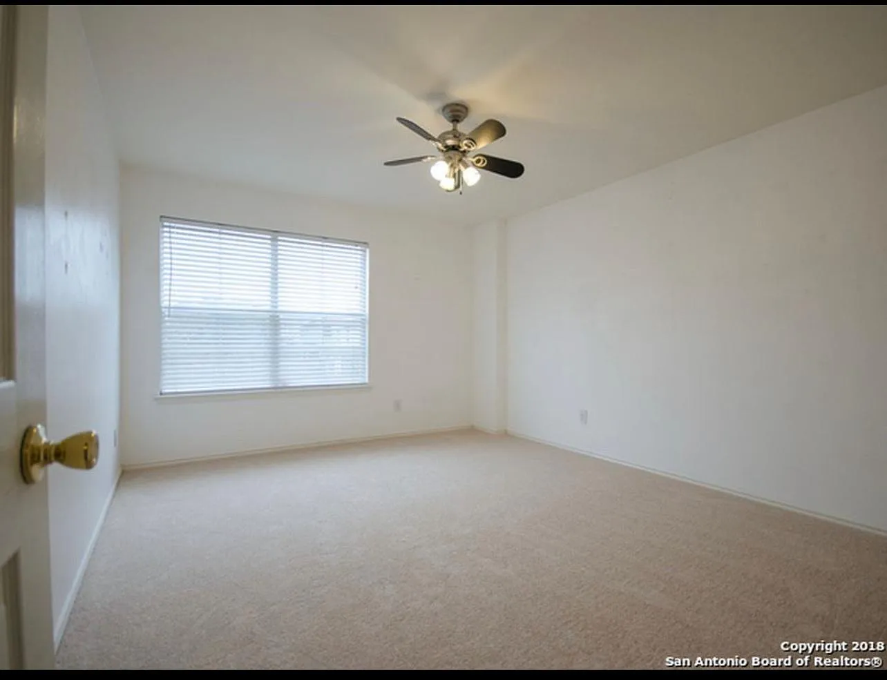 5 bed, 3.5 bath, 2676 sqft, $2,400 — Photo 4