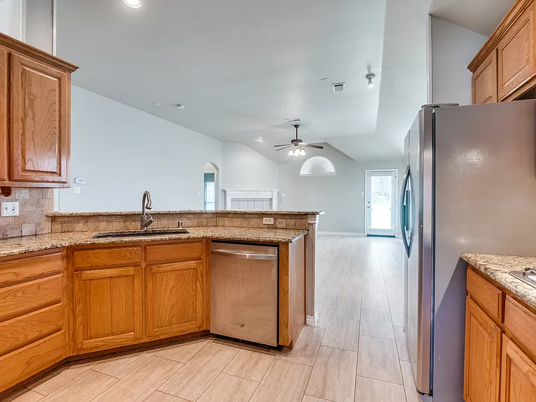 12841 Peach Tree Way — Photo 4
