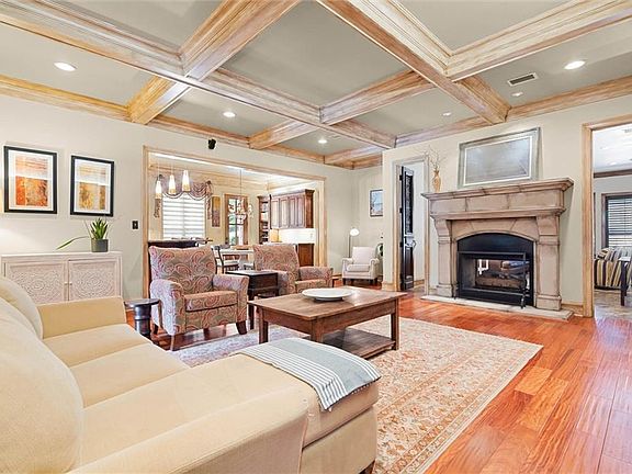4th image of 808 Country Club Ct