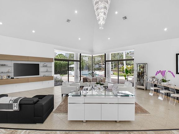 4th image of 7215 Ballantrae Court