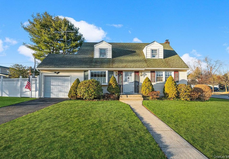 1st image of 102 Devonshire Drive