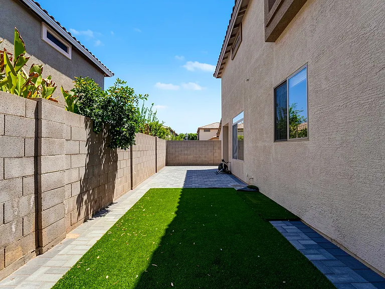 1231 S Amber St — Photo 36