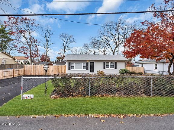 5th image of 918 Briar Avenue