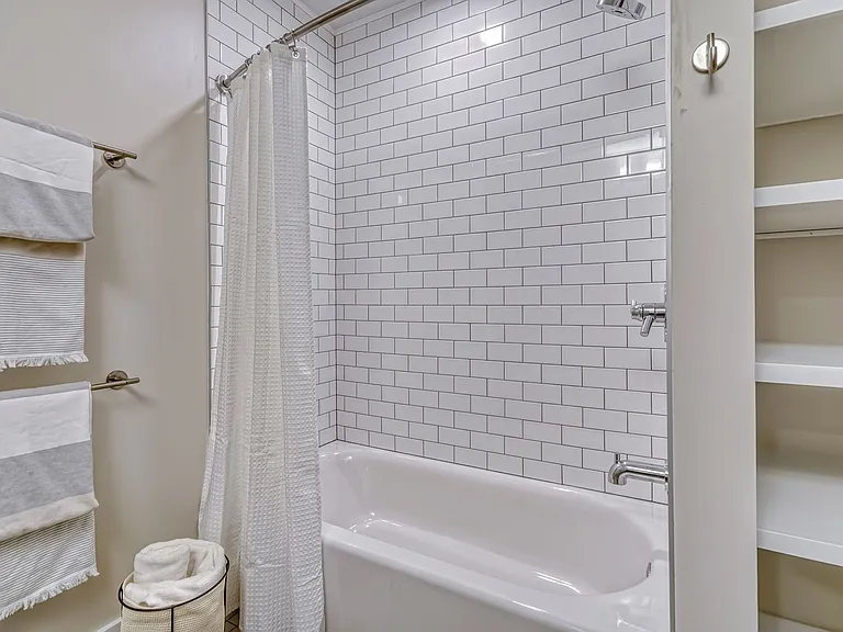 323 Taughannock Blvd — Photo 28