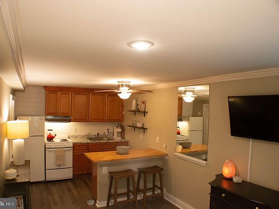 4th image of 176 Davisville Rd Floor 2