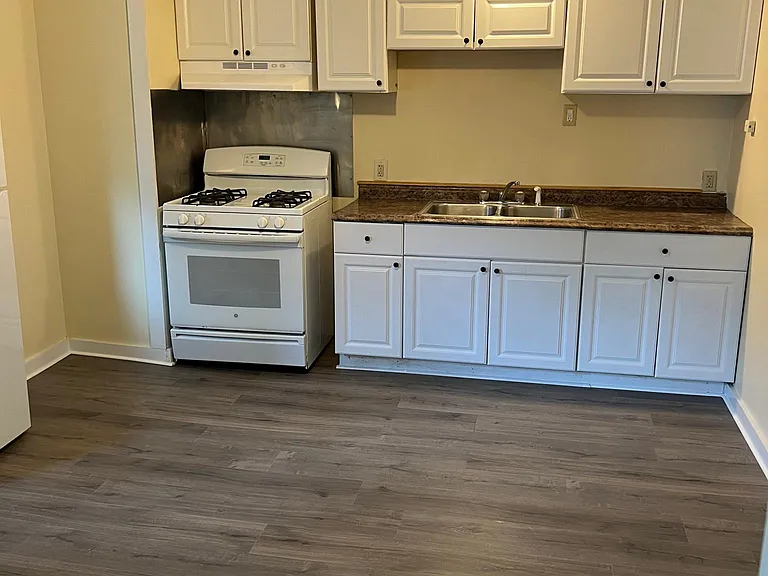 375 Elm St #3L — Photo 15