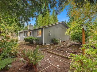 19245 Lago Pl NE, Lake Forest Park, WA