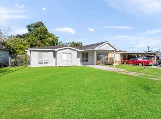 208 Preston St, La Marque, TX 77568