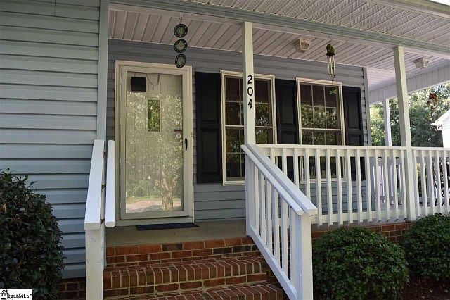 1st image of 204 W Pearl St