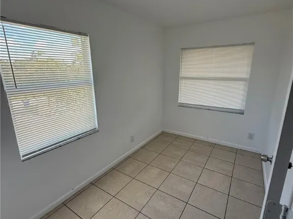 11431 Char Ann Dr #5, Fort Myers, FL 33908