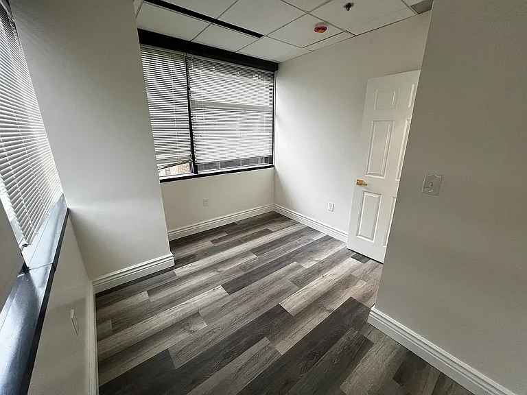 1111 14th St NW #608 — Photo 7