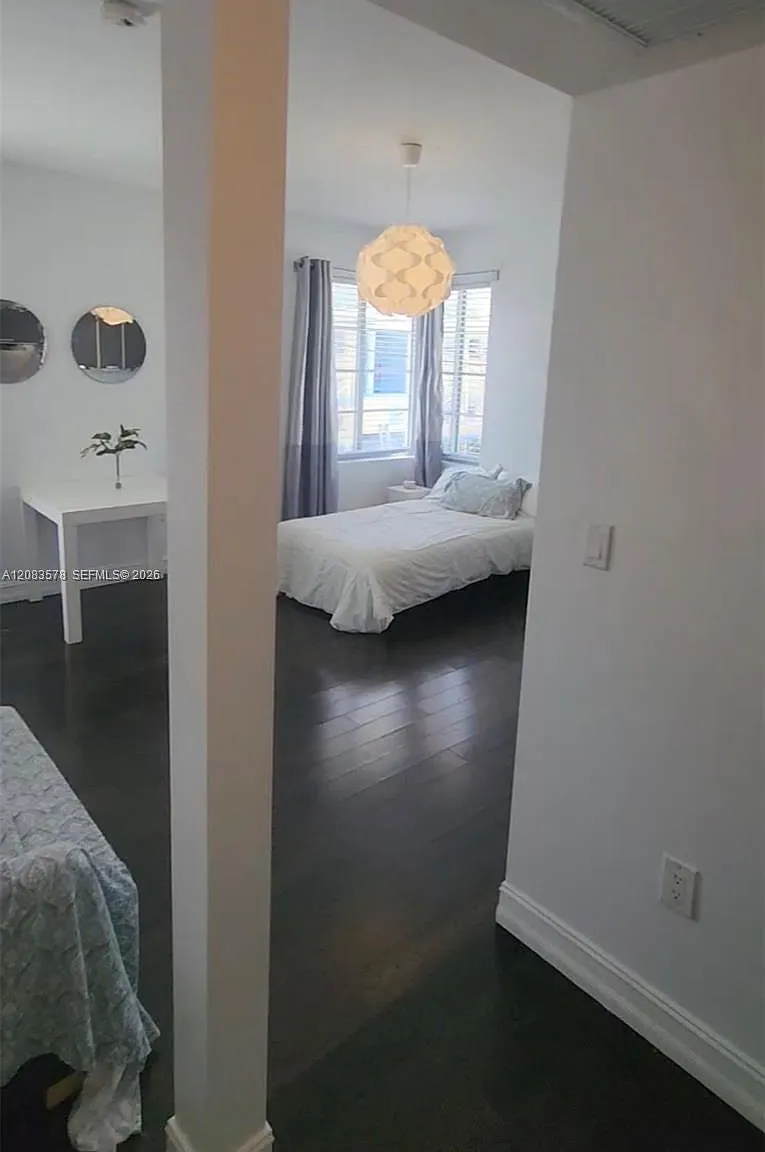Eleven Condo — Photo 3