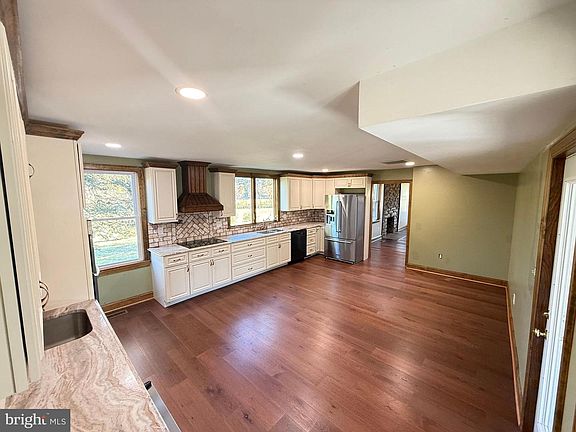 4th image of 15371 Sheads Mountain Rd