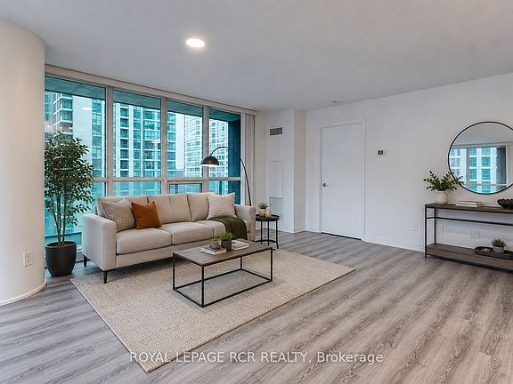 4th image of 33 Bay St Unit 904