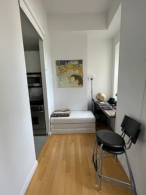 Rented by NY Living Solutions | media 21