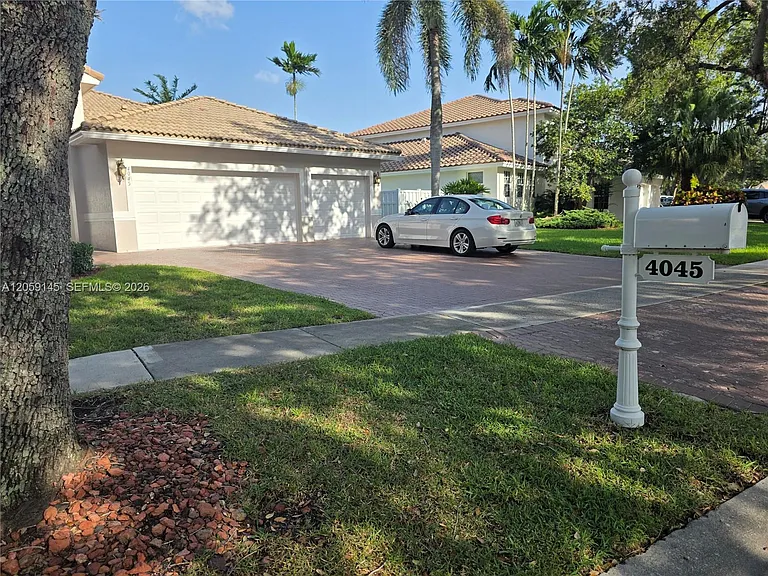 4045 SW 151st Ter — Photo 4