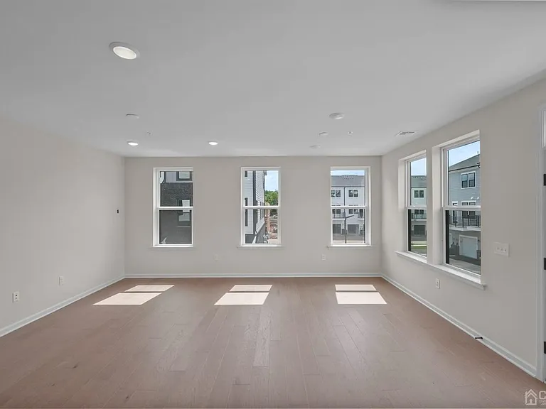 204 Lyla Ln — Photo 23