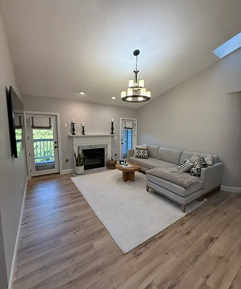 33 Langdon Ct #203 — Photo 2