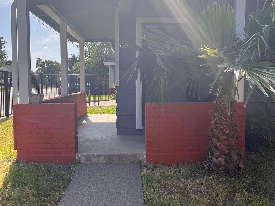 1st image of 697 Santiago Ave #697