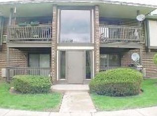 584 Somerset Ln APT 2, Crystal Lake, IL 60014