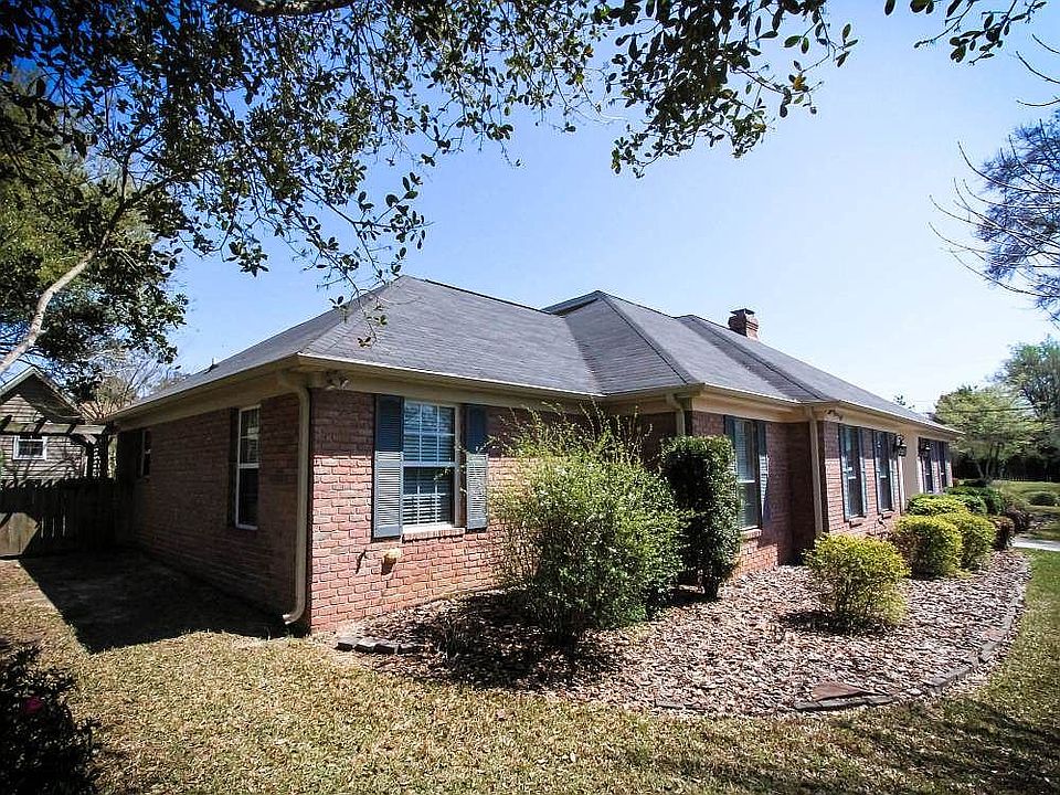 1st image of 3400 Connell Dr