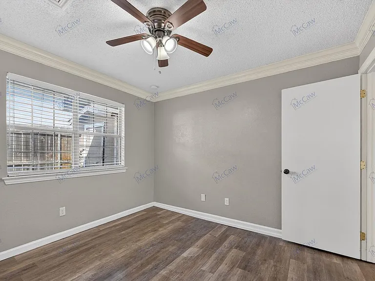 708 Baruna Cir — Photo 11