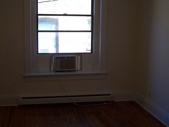 2nd image of 3018 Patterson Ave APT 8