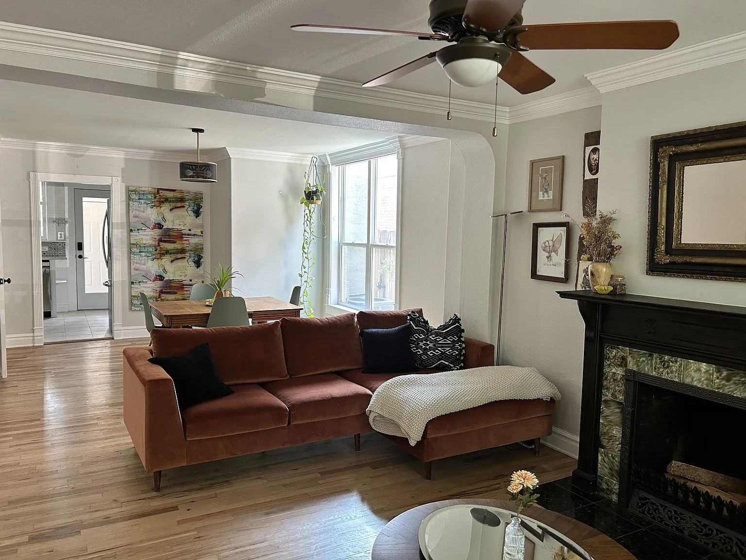 4 bed, 2113 sqft, $4,200 — Photo 3