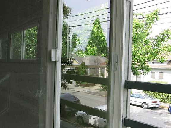 2nd image of 302B Kipling St #B