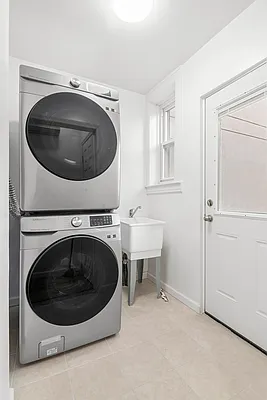 Rented by Compass | media 28