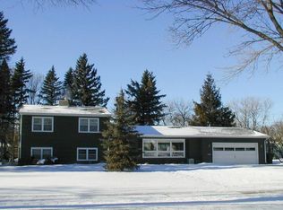 2712 Belmont Rd, Grand Forks, ND 58201