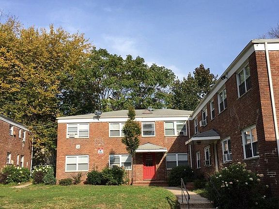 3rd image of 49 Bross Pl APT 24