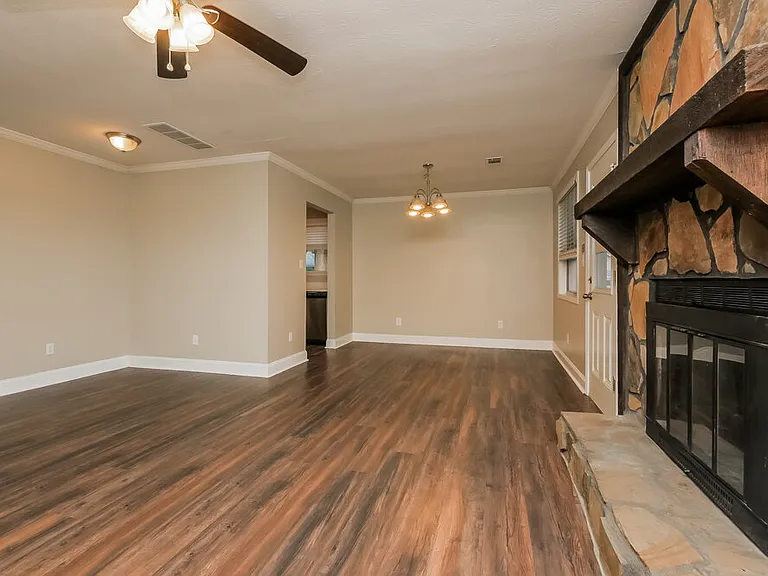9346 Woodknoll Way — Photo 5