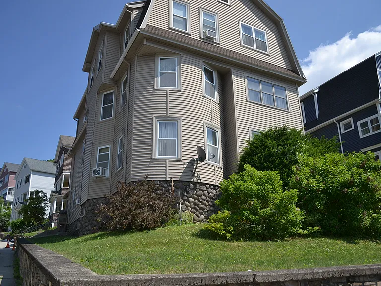 42 Sterling St #2 — Photo 3