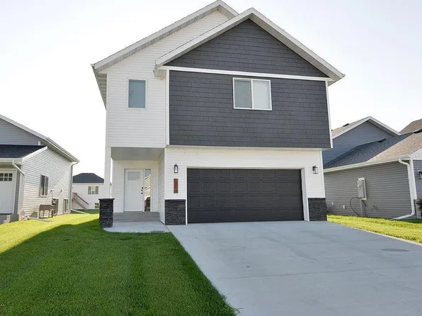 6850 Thomas St, Horace, ND 58047