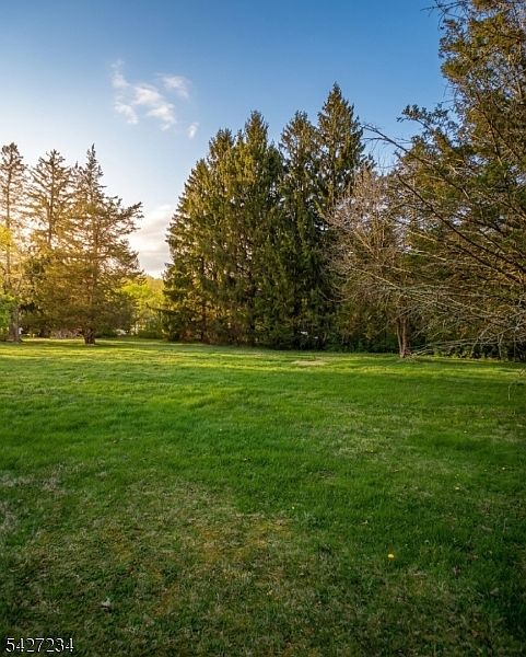 1st image of 67 Woodland Rd