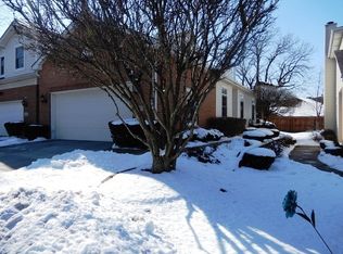 14556 Club Circle Dr, Oak Forest, IL 60452
