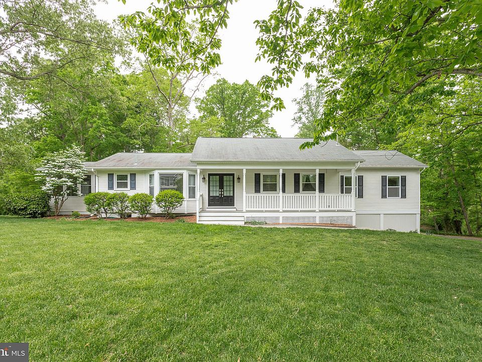 1st image of 45585 Camelot Ct