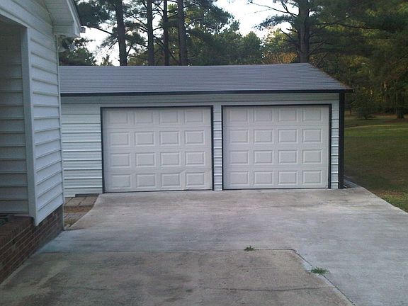2-car detached garage